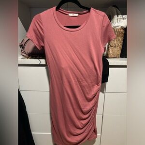 Pink blush maternity dress pink sz small. Worn once.